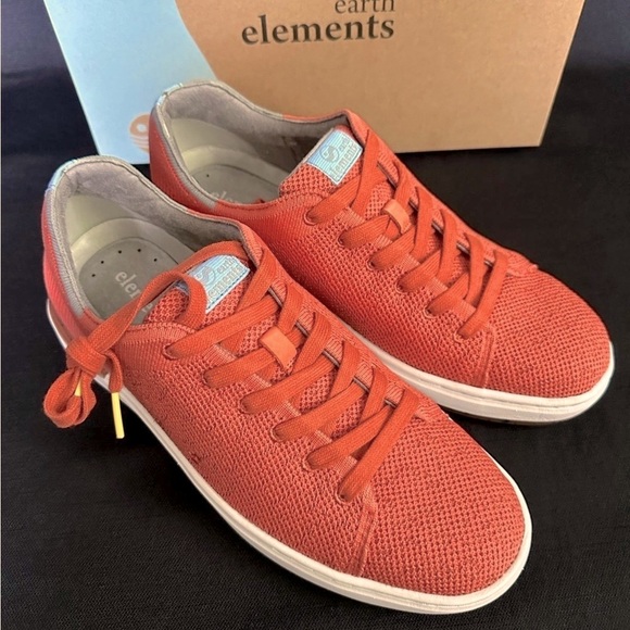 Earths Elements - Picture 4 of 6